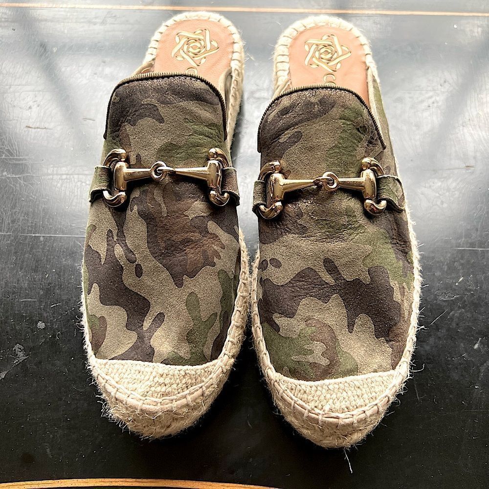 *** Conchisa Camouflage Espadrilles Slides Size 7 NWOT (ZZ)